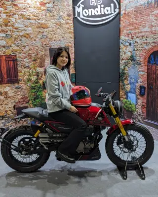 バイク用ヘルメット専門の godblinc（ゴッドブリンク）